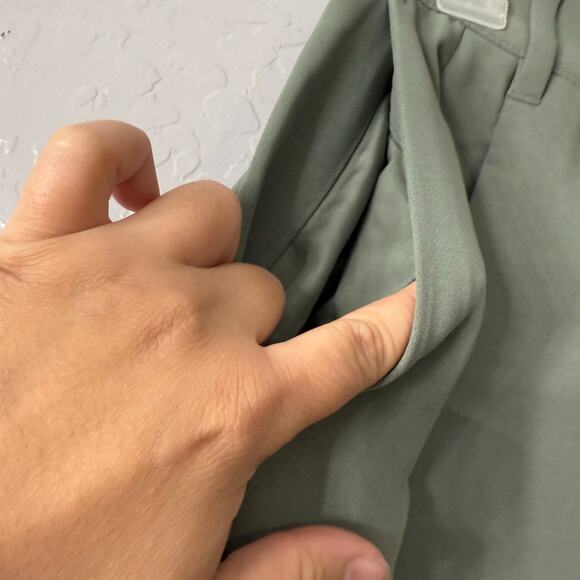 Gap Women’s Easy Crepe Trousers, Vintage Palm Green, 8 Petite 875732 - Picture 3 of 6